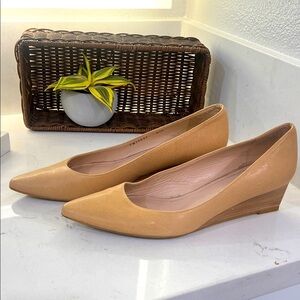 Stuart Weitzman Light Brown/ tan Wedge Shoes. Size 9.5